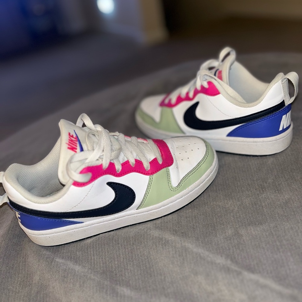 Girl Nike size 4